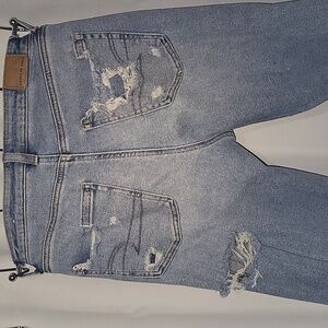 American Ragle distressed jeans